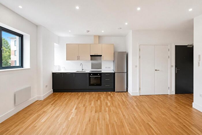 Studio To Rent In - Seven Sisters Road, London, N15