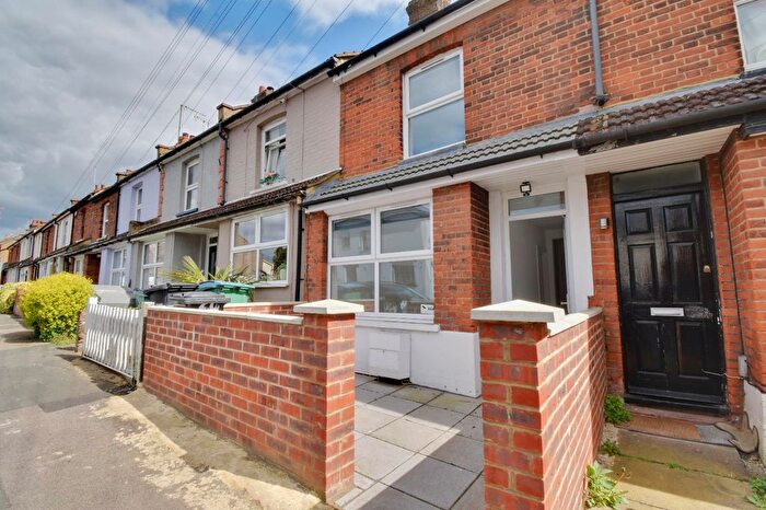 4 Bedroom Detached House To Rent In Cardiff Road, Watford, Hertfordshire, WD18