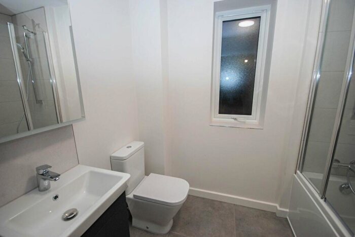 2 Bedroom End Of Terrace House To Rent In Oxford Street, Rugby, CV21