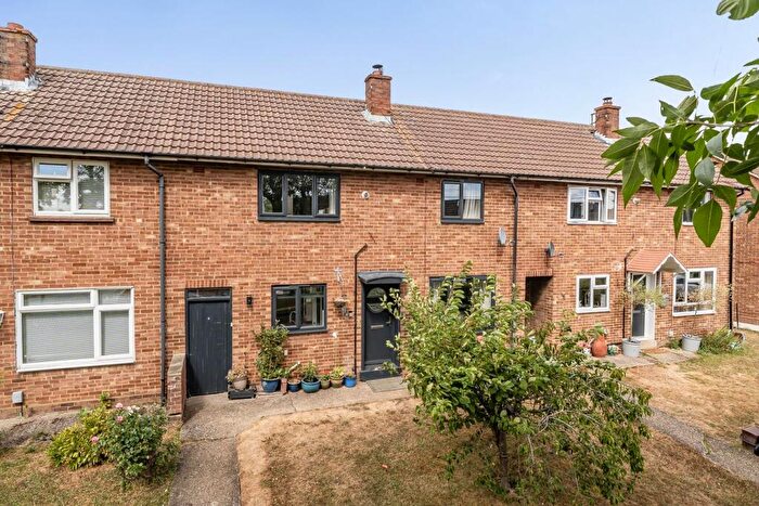 3 Bedroom Terraced House For Sale In Gresham Way, Shefford, SG17