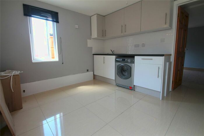 1 Bedroom Flat To Rent In Carfax Road, Hayes, Greater London, UB3