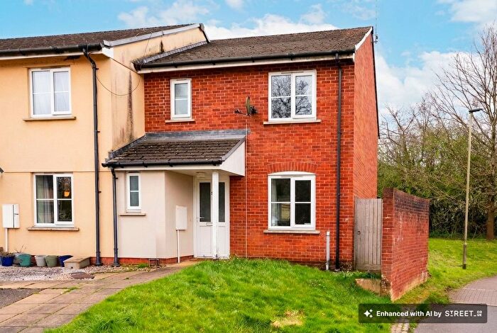 3 Bedroom End Terrace House To Rent In Hedge Row Close, Copplestone, EX17