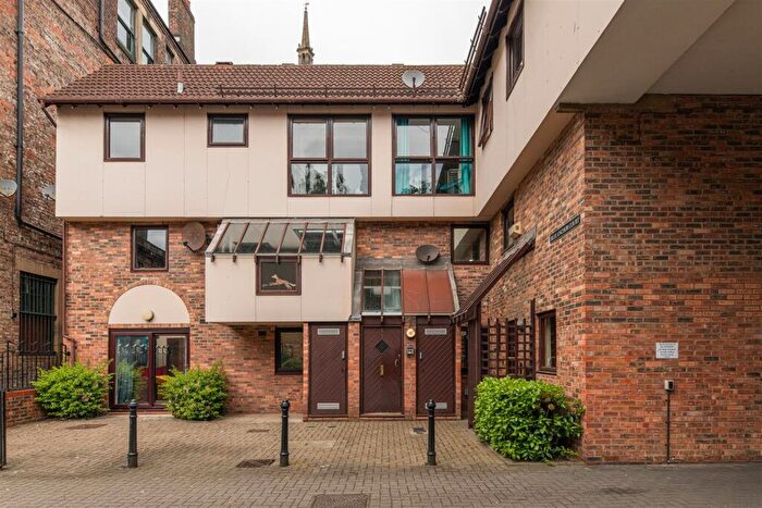 2 Bedroom Apartment To Rent In Blue Anchor Court, Quayside, Newcastle Upon Tyne, NE1