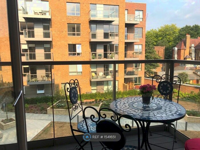 2 Bedroom Flat To Rent In Basset Court, London, N8
