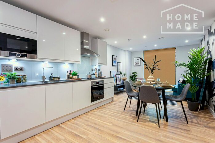 1 Bedroom Flat To Rent In Castle Park View, Tower Hill, Bristol, BS2