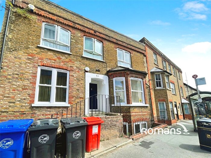 1 Bedroom Flat To Rent In Castle Street, High Wycombe, Buckinghamshire, HP13