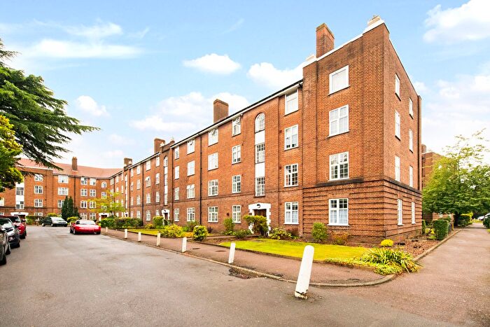 1 Bedroom Flat To Rent In Norbiton Hall, Birkenhead Avenue, KT2