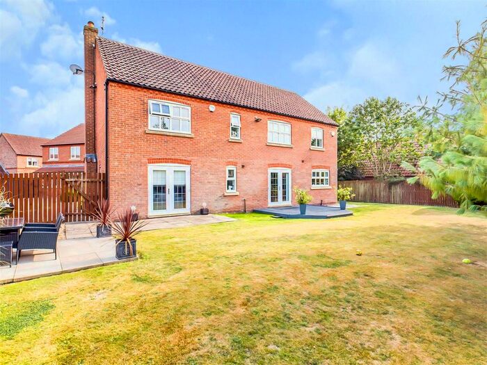5 Bedroom Detached House For Sale In Low Farm Close, North Frodingham, Driffield, YO25