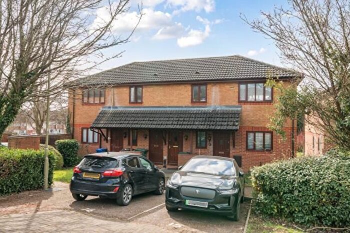 1 Bedroom Flat For Sale In Banbury, Oxfordshire, OX16