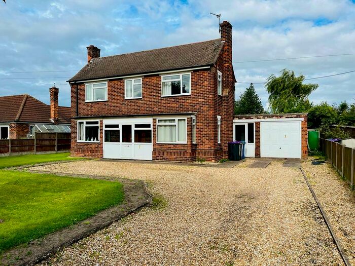 3 Bedroom Detached House For Sale In Gainsborough Road, Blyton, Gainsborough, DN21