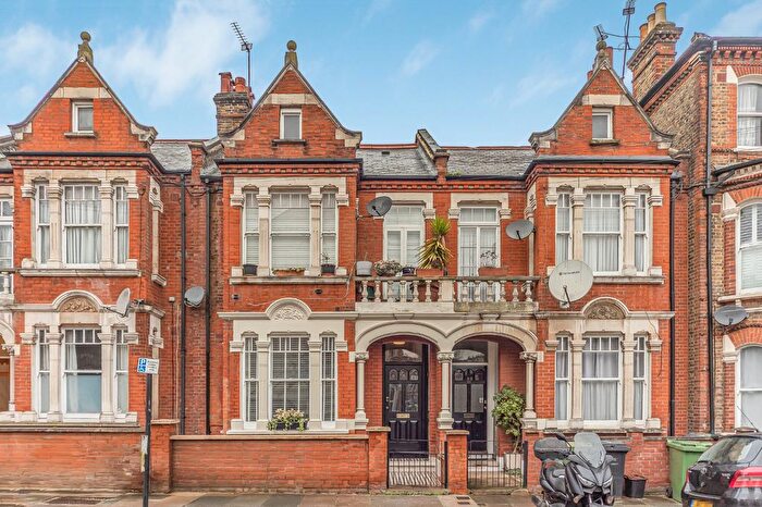 2 Bedroom Flat For Sale In Atherfold Road, London, SW9