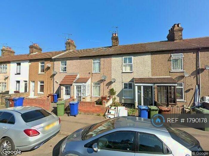 4 Bedroom Terraced House To Rent In Bedford Road, Grays, RM17