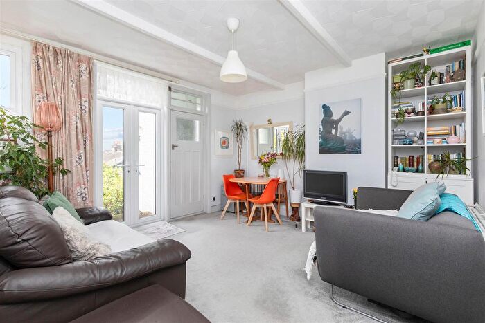 1 Bedroom Flat For Sale In Ladysmith Road, Brighton, BN2