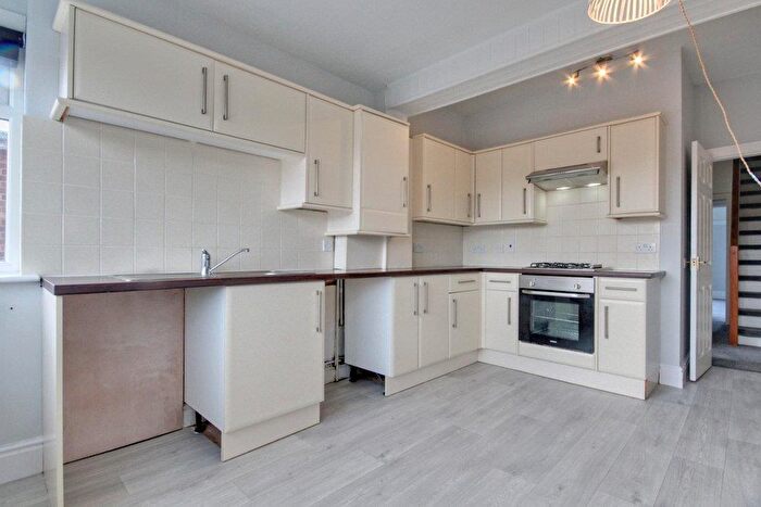 2 Bedroom House To Rent In Cliff Road, Hornsea, HU18