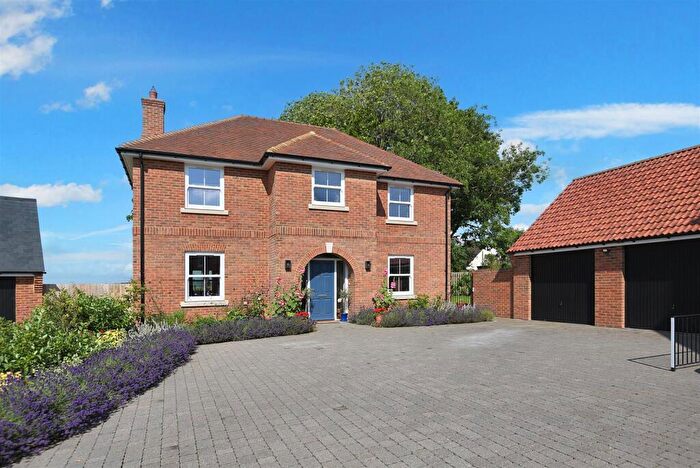 4 Bedroom Detached House For Sale In Higher Stour Meadow, Marnhull, DT10