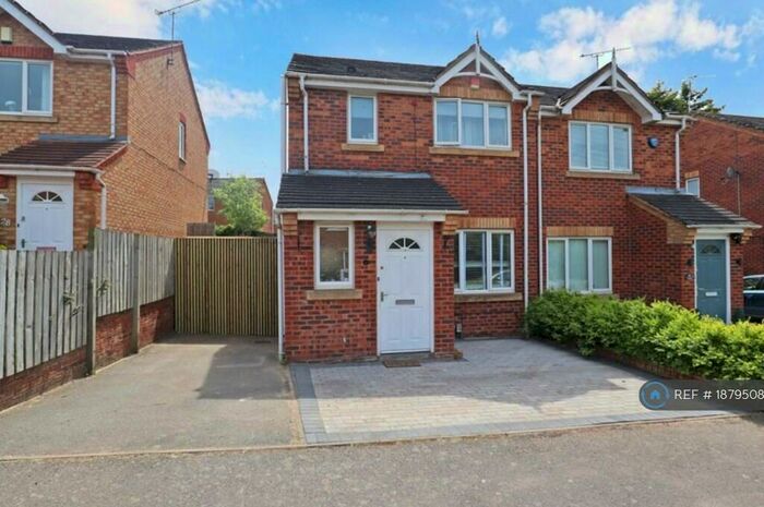 3 Bedroom Semi-Detached House To Rent In Rannoch Drive, Nuneaton, CV10