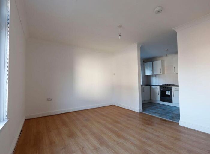 3 Bedroom Terraced House For Sale In Holton Road, Barry, Vale Of Glamorgan, CF63