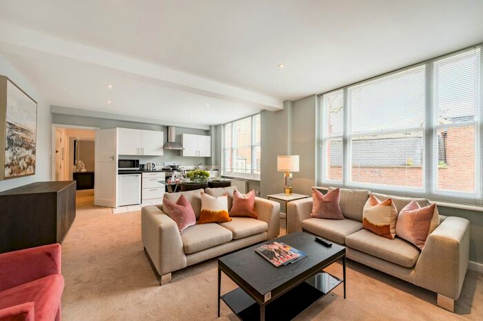 1 Bedroom Flat To Rent In Hill Street, London W1J