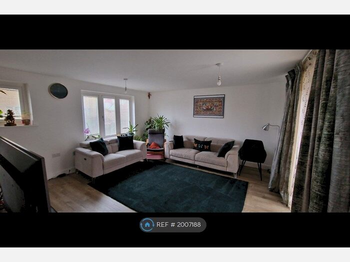 4 Bedroom Detached House To Rent In Berrenda Avenue, Whitehouse, Milton Keynes, MK8