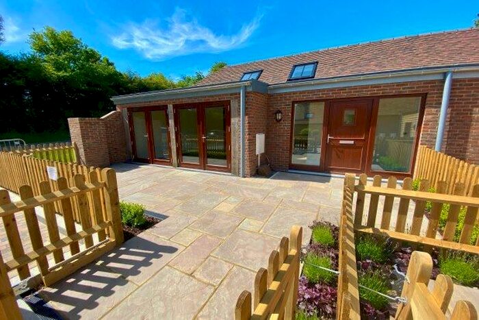 1 Bedroom Mews To Rent In Chapmans Mews, Mayfield, TN20