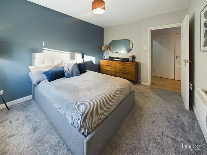 2 Bedroom Flat For Sale In Eversley Street, Tollcross, Glasgow, G32