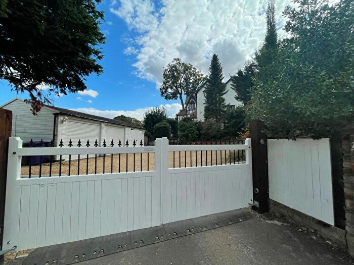 2 Bedroom Flat To Rent In Sun Hill, Royston, SG8