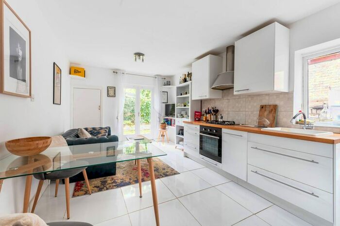 2 Bedroom Flat To Rent In Tunley Road, Harlesden, London, NW10