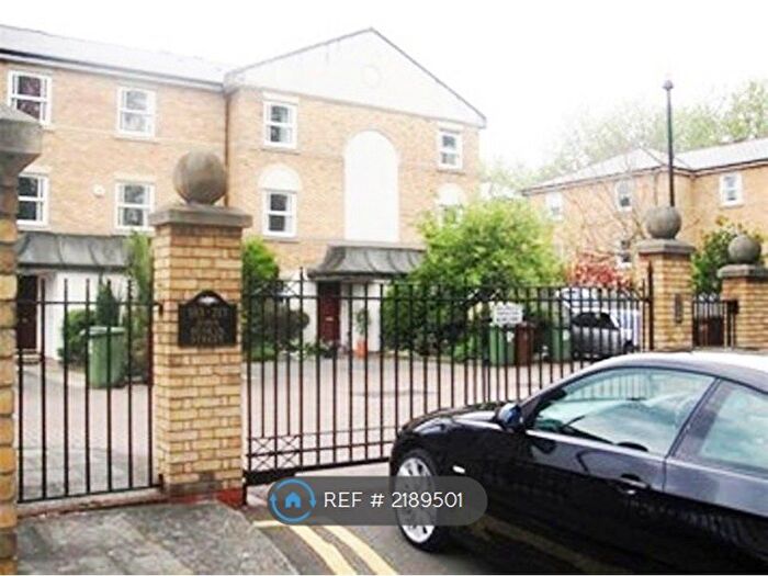 4 Bedroom Semi-Detached House To Rent In John Ruskin Street, London, SE5