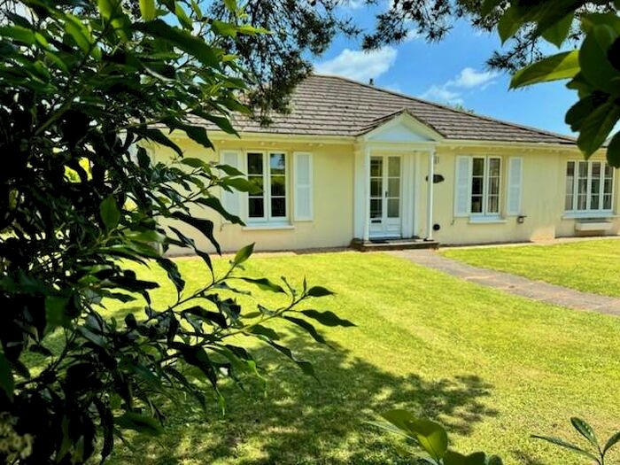 3 Bedroom Bungalow To Rent In Aldwick Bay Marine Private Estate, Aldwick, PO21