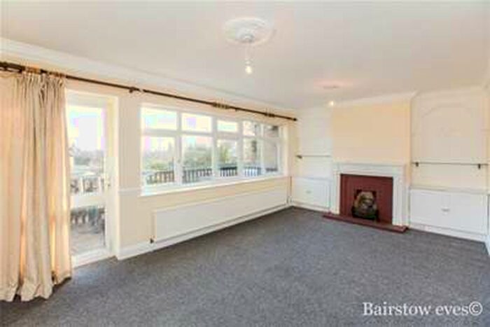 2 Bedroom Bungalow To Rent In Hainault IG6