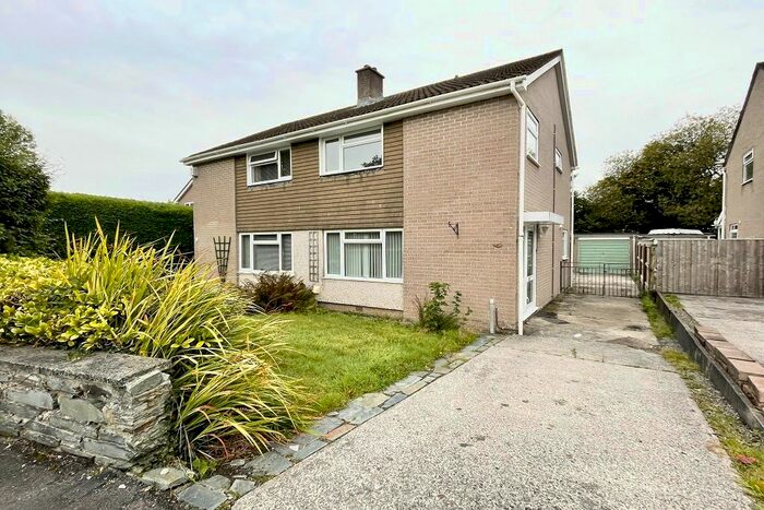 3 Bedroom Semi-Detached House To Rent In Hawthorn Road, Tavistock, PL19