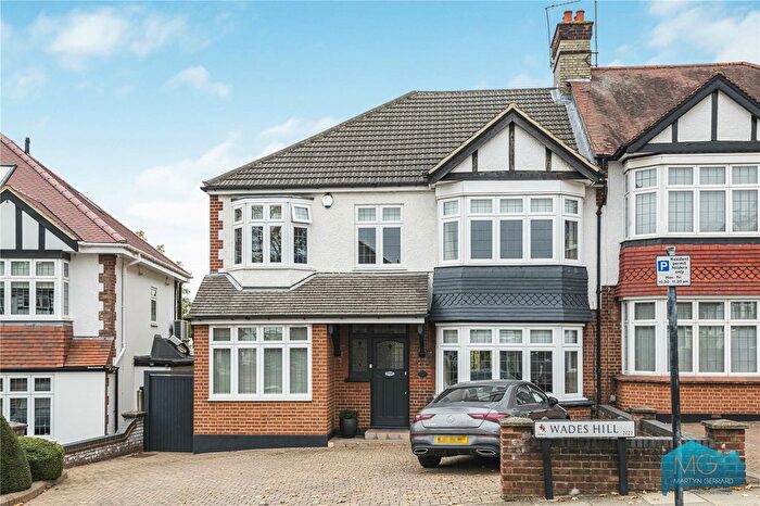4 Bedroom Semi-detached House For Sale In Wades Hill, London, N21