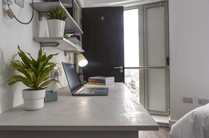 5 Bedroom Flat To Rent In Ilkeston Road, Nottingham, NG7