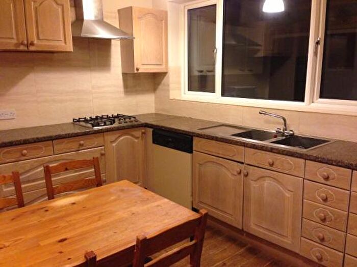 4 Bedroom Terraced House To Rent In Staines Road, Ilford, Essex, IG1