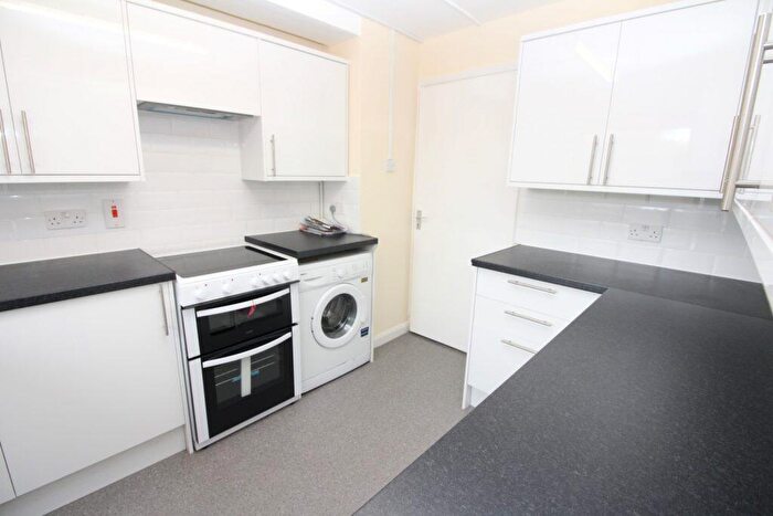2 Bedroom Flat To Rent In Linkside, Enfield, EN2