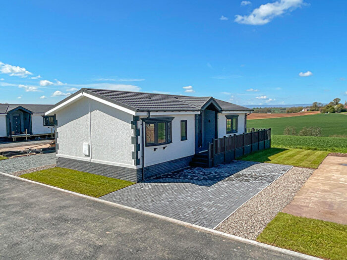 2 Bedroom Park Home For Sale In Willerby Hazelwood, Green Crize Park, Hereford, HR2