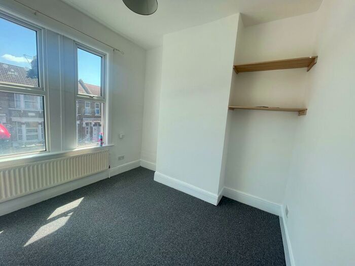 2 Bedroom Flat To Rent In Forest Road, Walthamstow, E17
