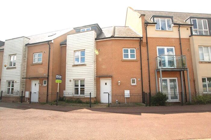 3 Bedroom Town House For Sale In Chieftain Way, Cambridge, CB4
