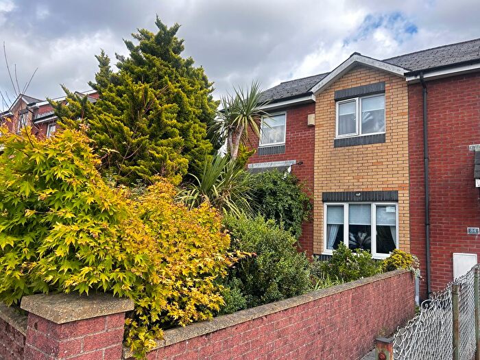 3 Bedroom Semi-Detached House For Sale In Gwernllwyn Close, Merthyr Tydfil, CF48