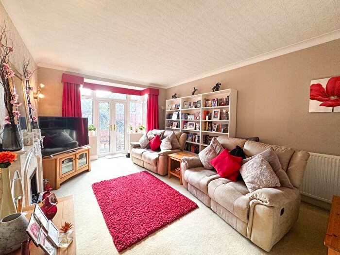 1 Bedroom Flat For Sale In Kingsway Court, Cleethorpes, DN35