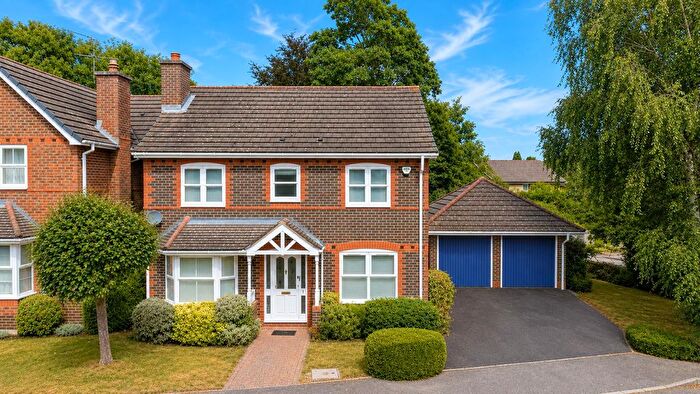 4 Bedroom Detached House For Sale In May Park, Calcot, Reading, RG31