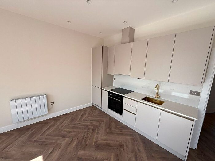 2 Bedroom Flat To Rent In Chichele Road, London, NW2