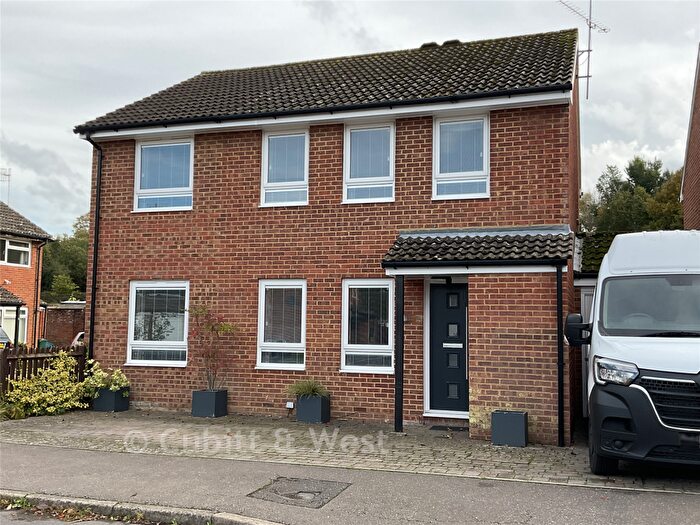 4 Bedroom Detached House For Sale In The Canter, Crawley, West Sussex, RH10