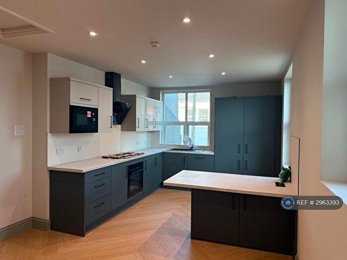 11 Bedroom End Of Terrace House To Rent In Queen Anne Terrace, Plymouth, PL4