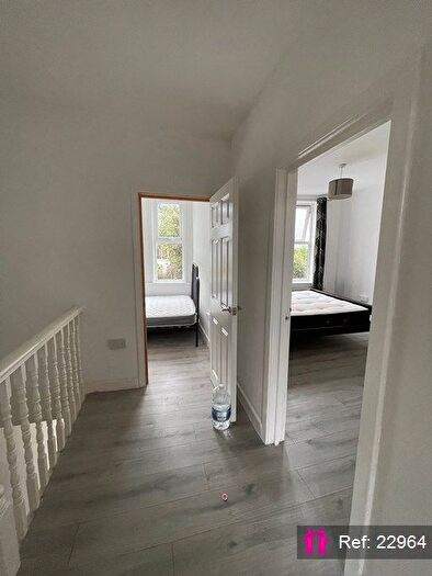 2 Bedroom Flat To Rent In Aldenham Road, Radlett, WD7