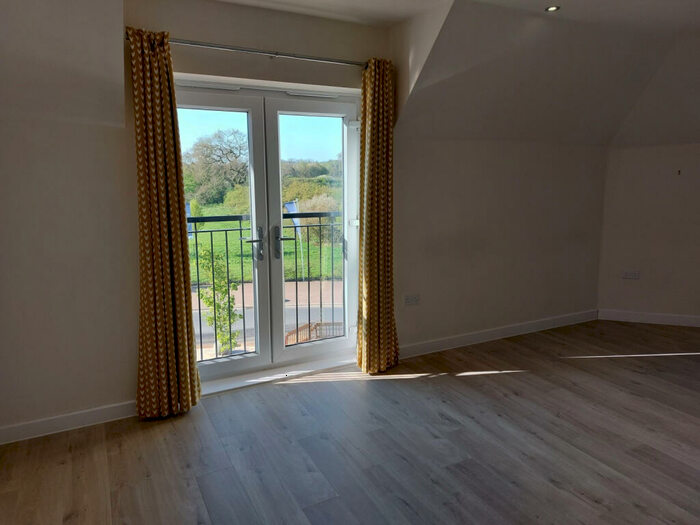 2 Bedroom Flat To Rent In Reaseheath Way, Nantwich, CW5 - Photo 2