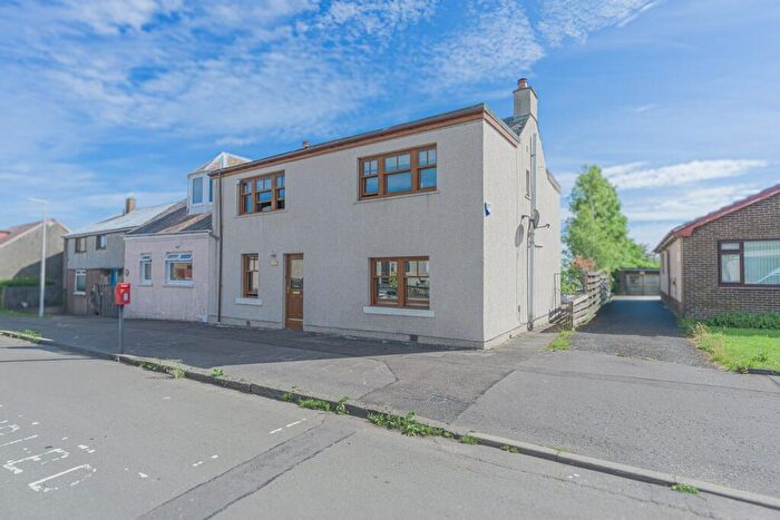 4 Bedroom Semi-Detached Villa For Sale In Main Street, Kelty, KY4