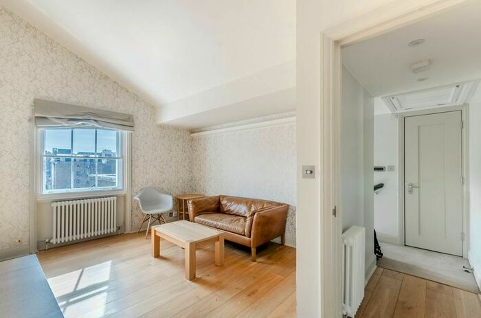 2 Bedroom Flat To Rent In Gloucester Road, South Kensington, London, SW7