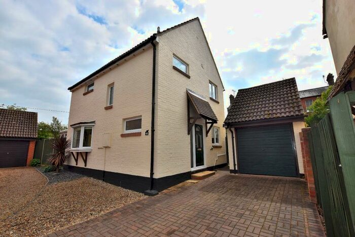 3 Bedroom Detached House To Rent In Normansfield, Dunmow, CM6