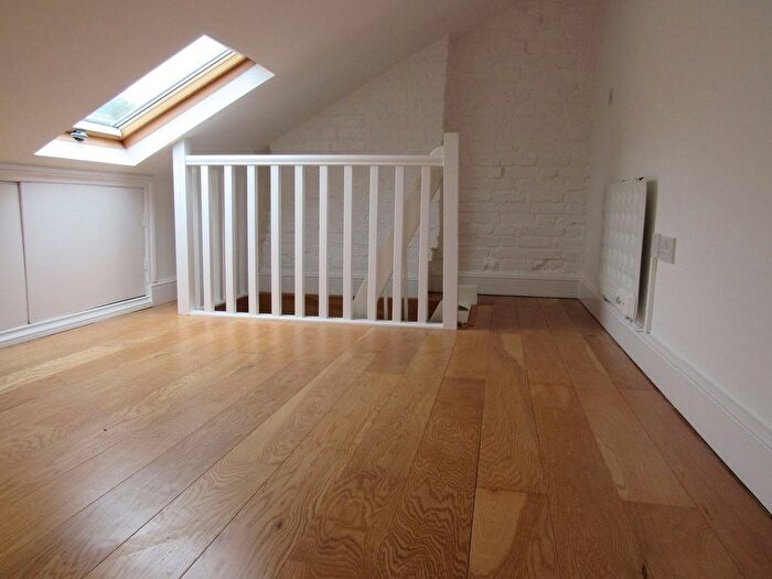 Studio To Rent In Dollis Road, London, N3